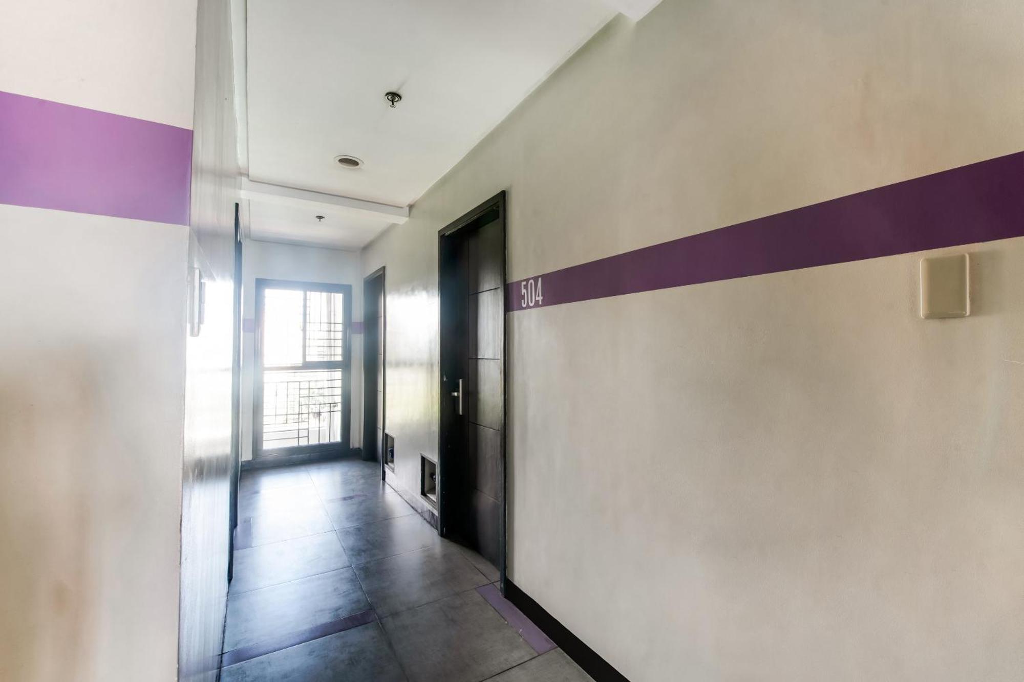Oyo 136 Regal Residences Quezon City Kültér fotó