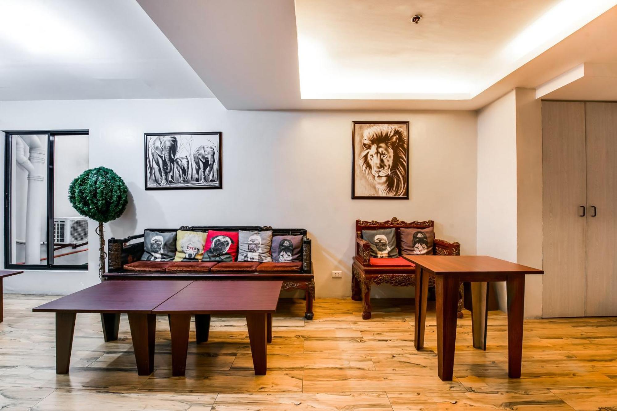 Oyo 136 Regal Residences Quezon City Kültér fotó